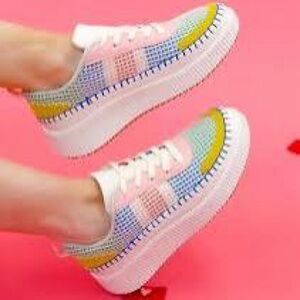 Nicole Miller Brita  Platform Sneakers , multi colored New York size 7 or 71/2💜